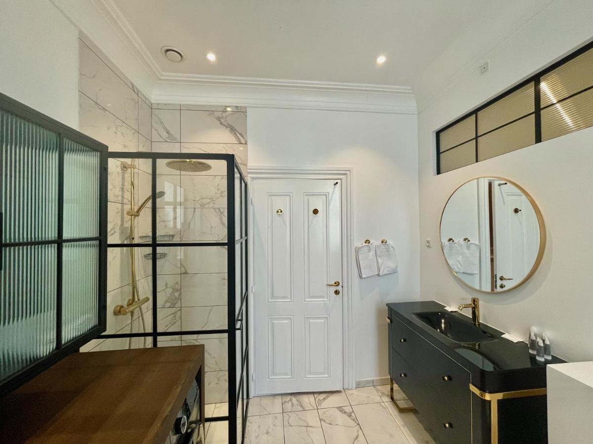 Beautiful 3 Bedroom Flat Next To The Marble Church كوبنهاجن المظهر الخارجي الصورة