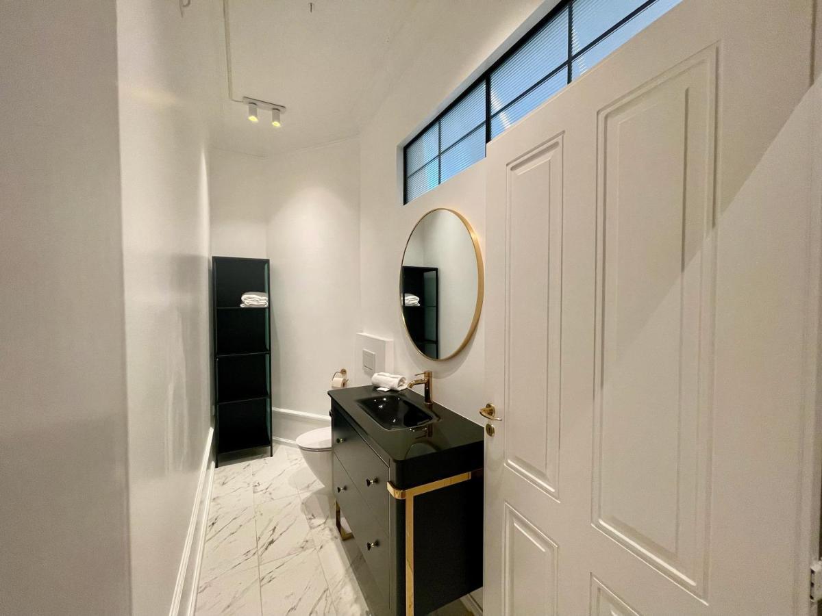 Beautiful 3 Bedroom Flat Next To The Marble Church كوبنهاجن المظهر الخارجي الصورة