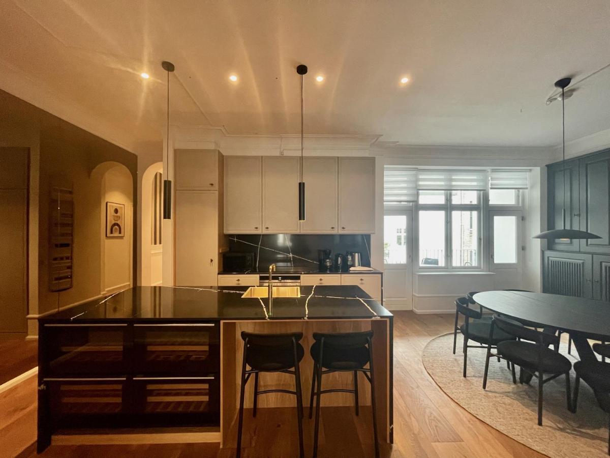 Beautiful 3 Bedroom Flat Next To The Marble Church كوبنهاجن المظهر الخارجي الصورة